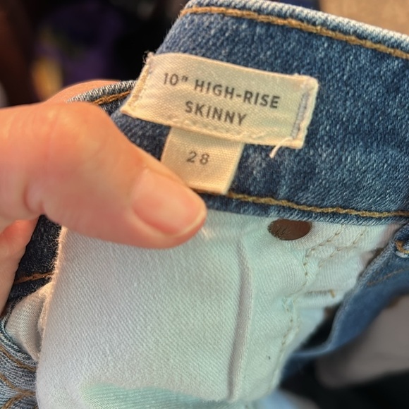 Madewell 10” High Rise Skinny Jeans in Dewitt Wash - Picture 7 of 11